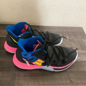 Nike Kyrie 5, Size 9 WMNS/7.5 MNS